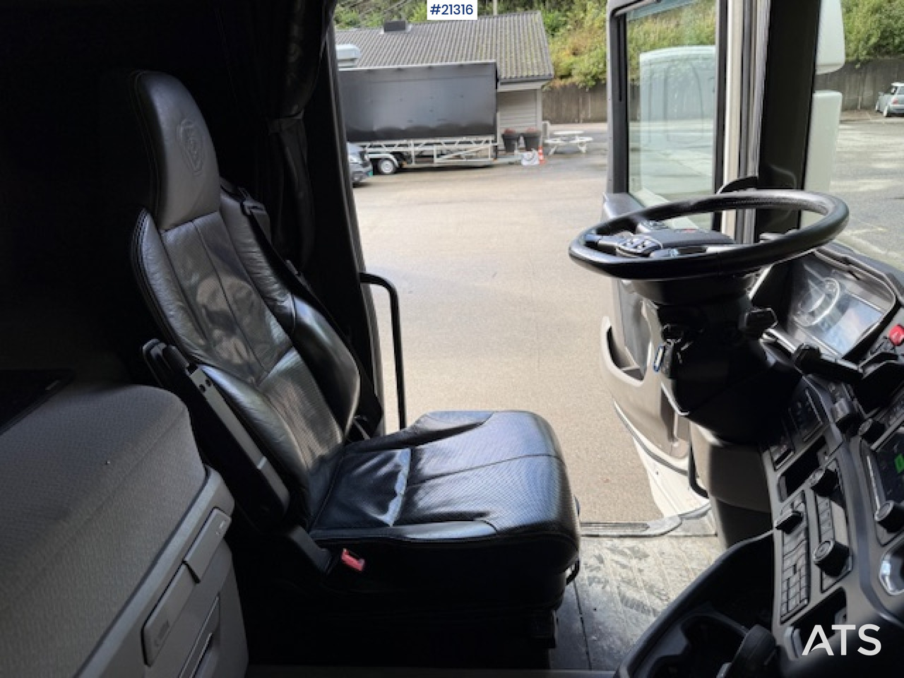 Scania R520 - Dobozos felépítményű teherautó: 5 kép. Scania R520 - Dobozos felépítményű teherautó: 5 kép.