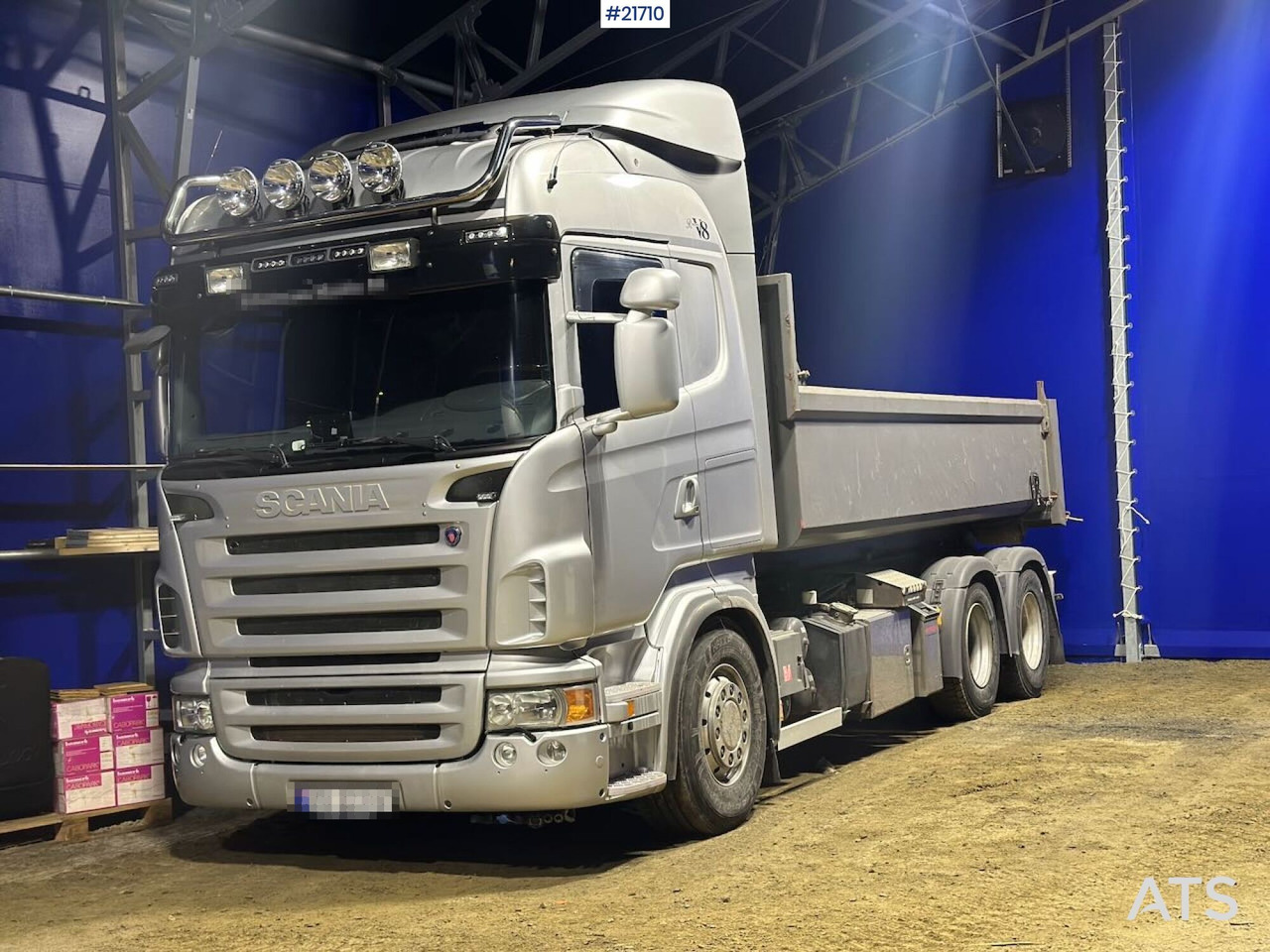 Scania R560 - Billenőplatós teherautó: 1 kép. Scania R560 - Billenőplatós teherautó: 1 kép.