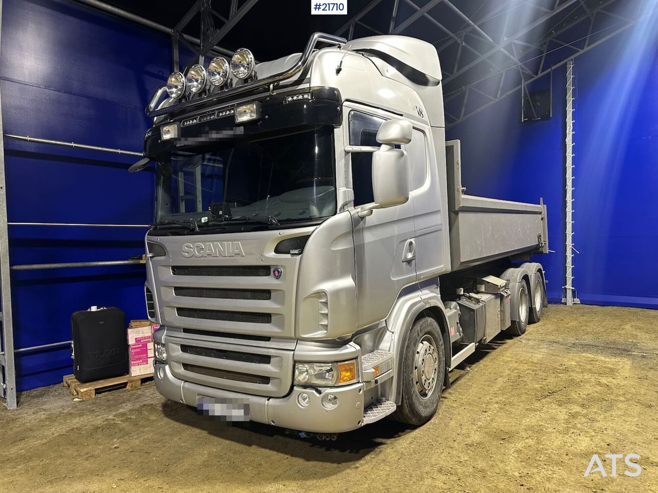 Scania R560 - Billenőplatós teherautó: 2 kép. Scania R560 - Billenőplatós teherautó: 2 kép.