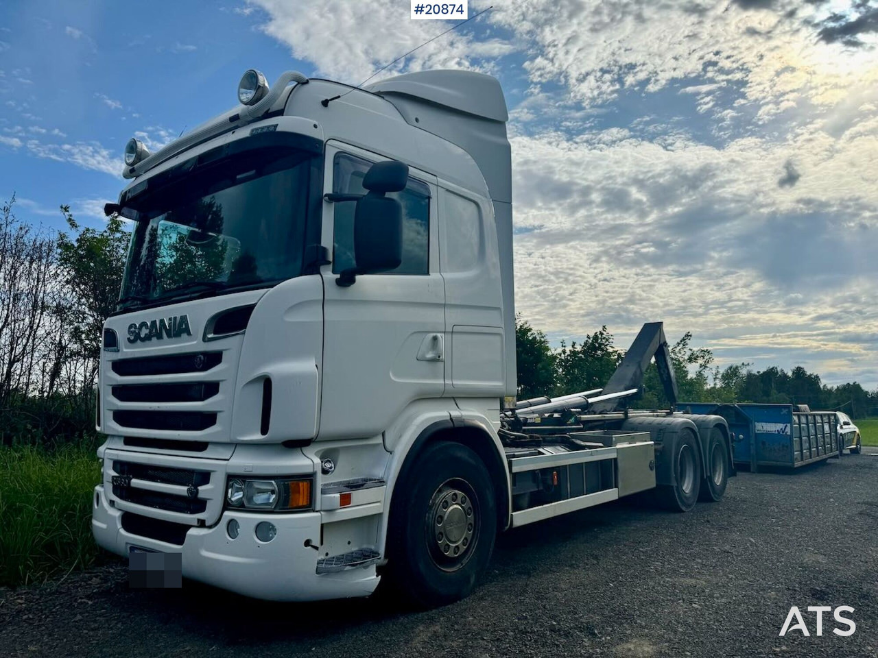 Scania R560 - Horgos rakodó teherautó: 2 kép. Scania R560 - Horgos rakodó teherautó: 2 kép.