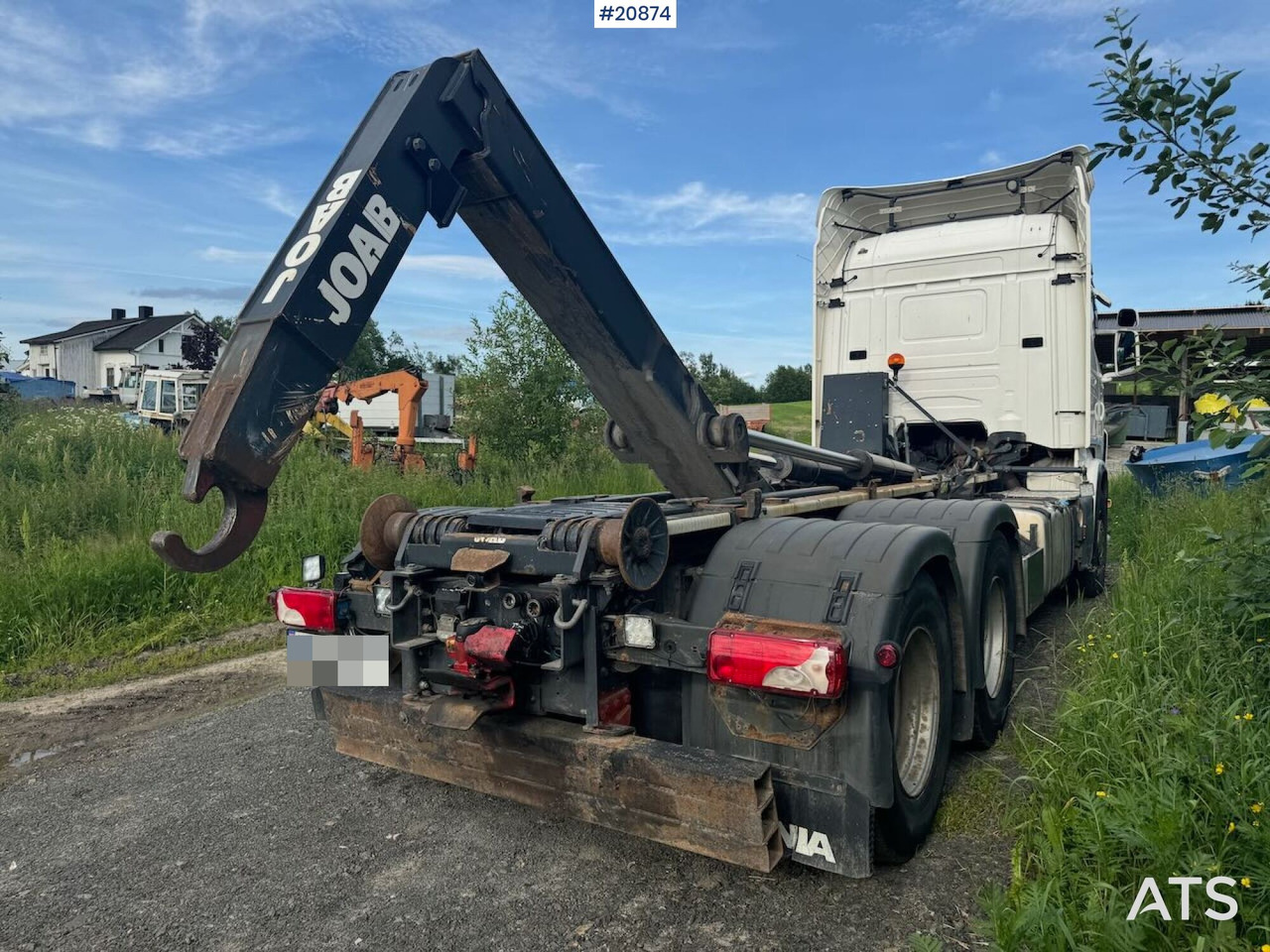 Scania R560 - Horgos rakodó teherautó: 4 kép. Scania R560 - Horgos rakodó teherautó: 4 kép.
