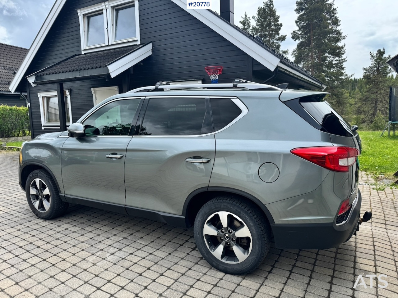 Ssangyong REXTON - Autó: 3 kép. Ssangyong REXTON - Autó: 3 kép.