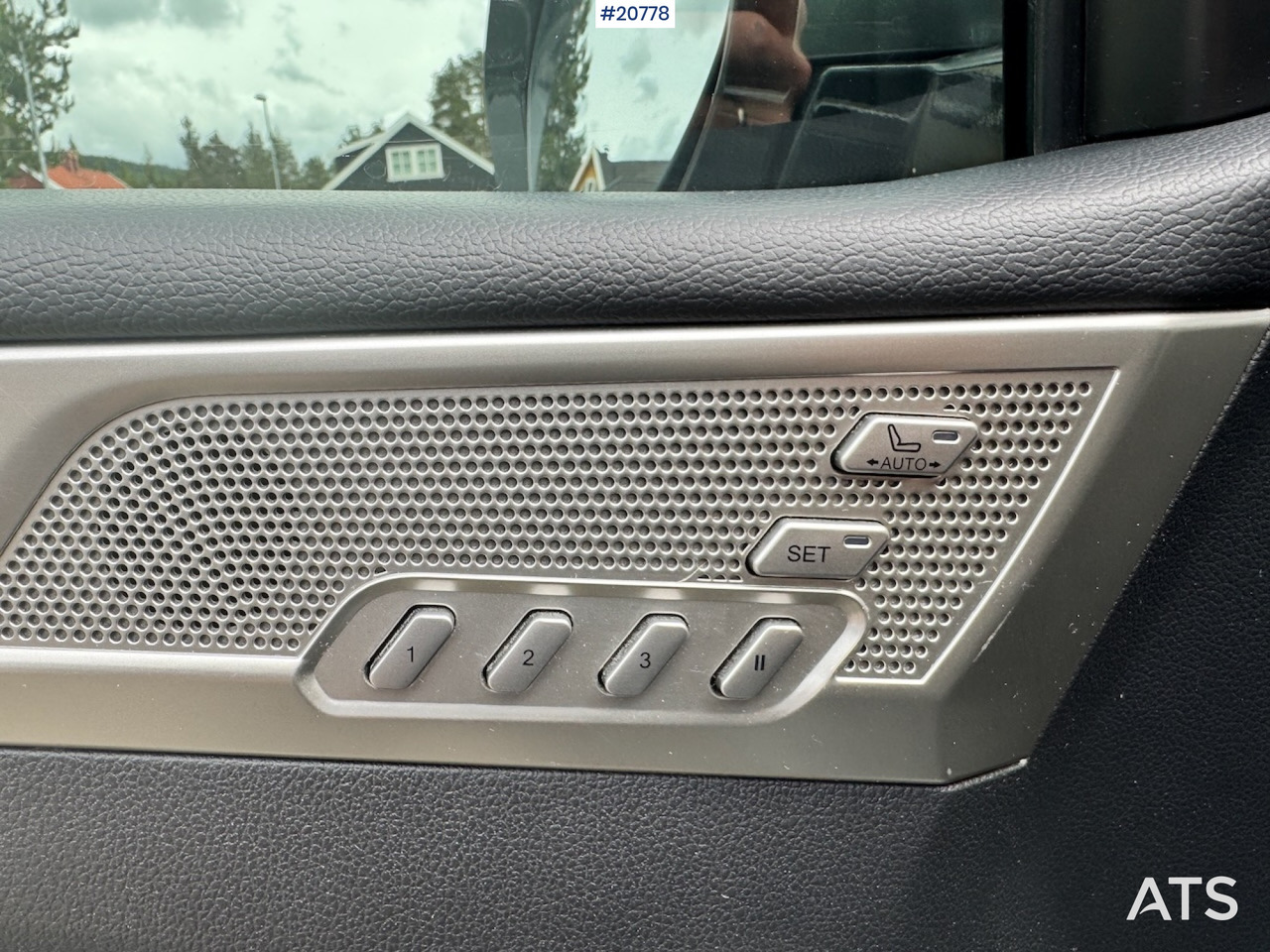 Autó Ssangyong REXTON: 33 kép.