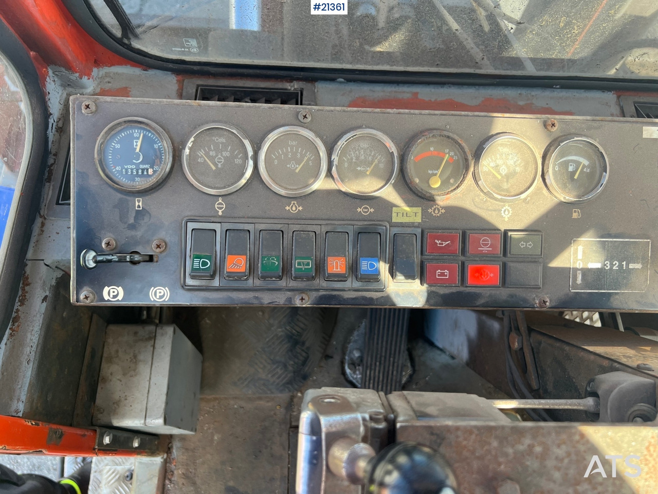 Villás targonca Svetruck 1060: 41 kép. Villás targonca Svetruck 1060: 41 kép.