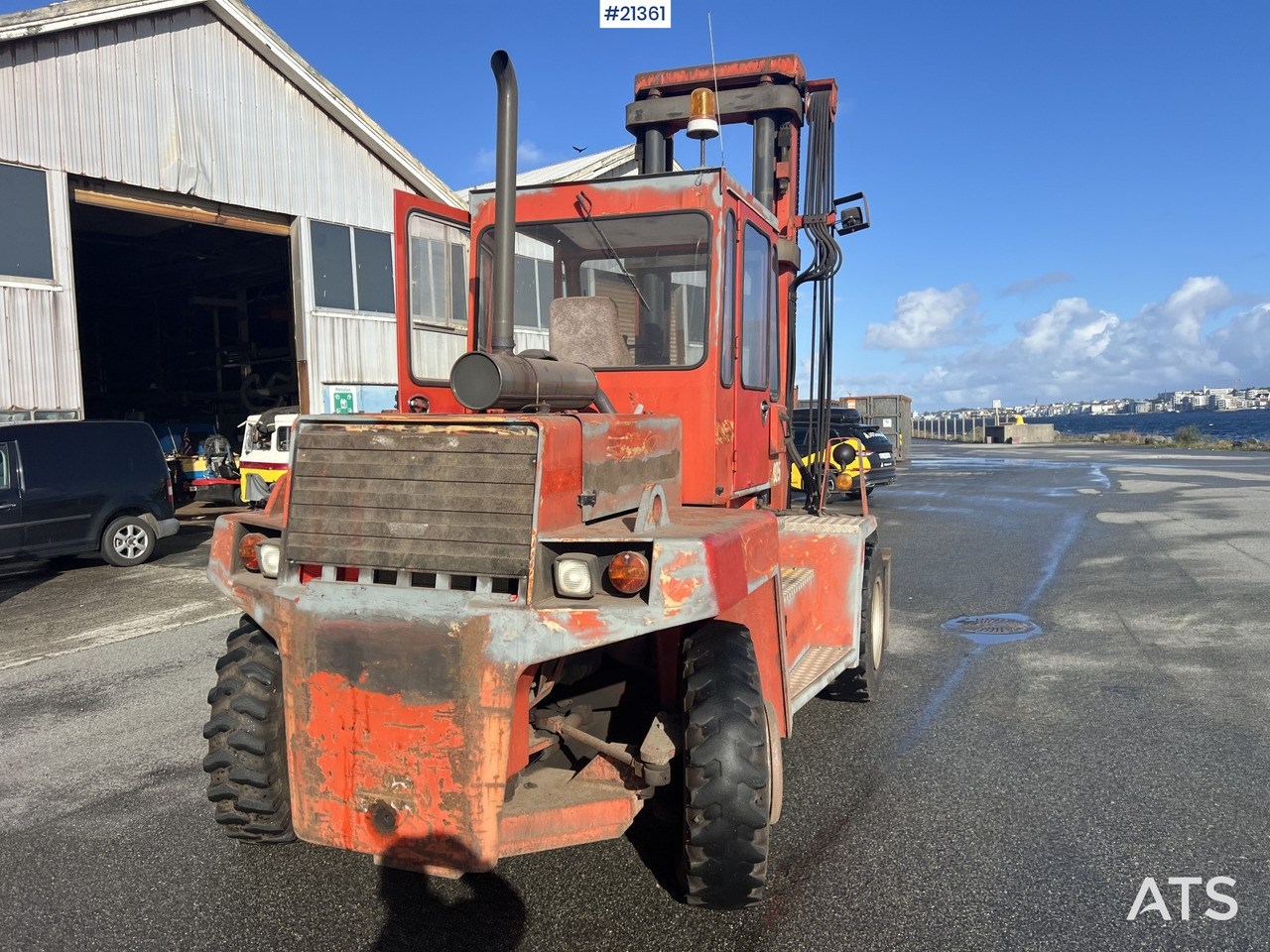 Villás targonca Svetruck 1060: 21 kép. Villás targonca Svetruck 1060: 21 kép.