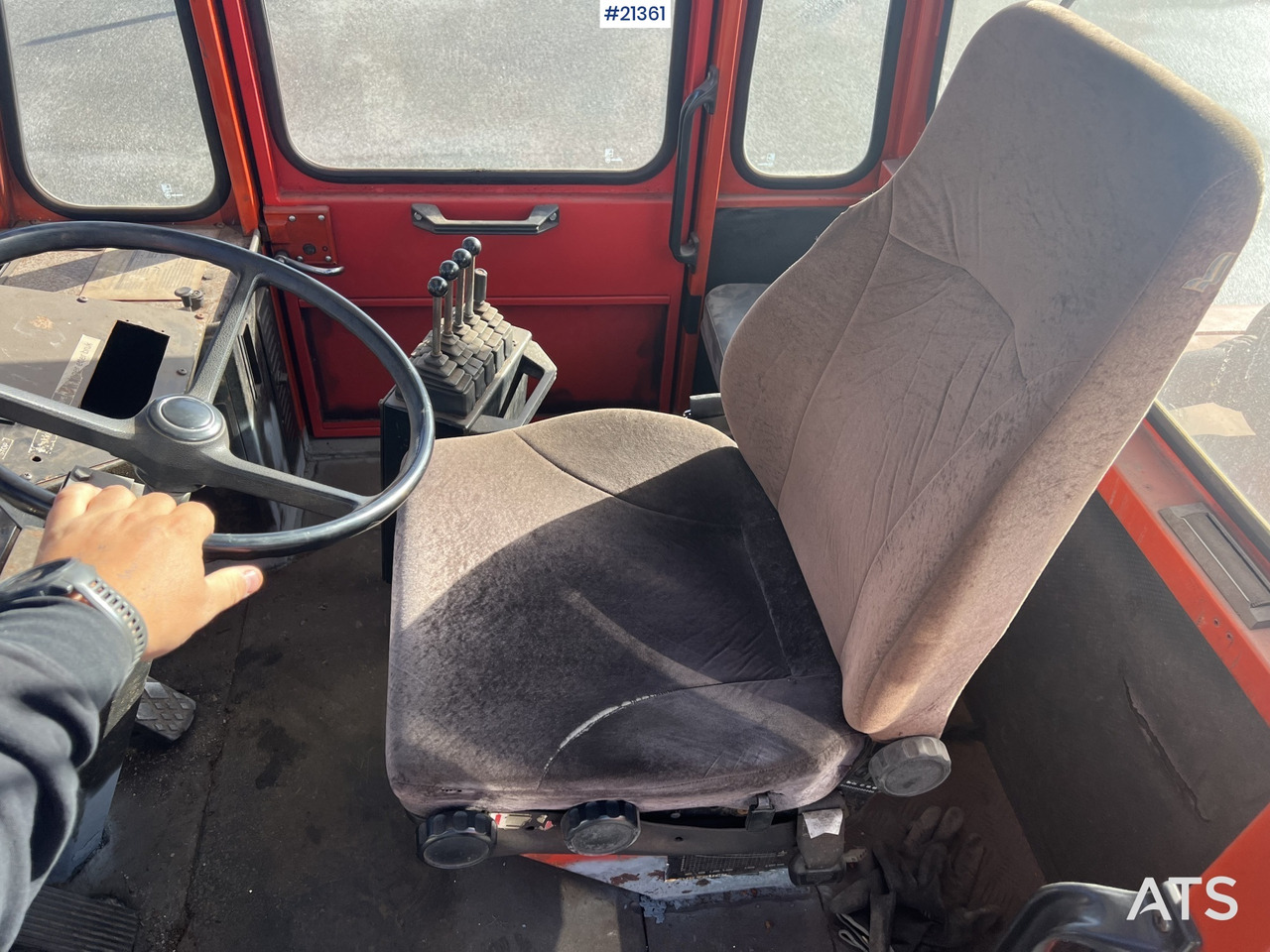 Villás targonca Svetruck 1060: 39 kép. Villás targonca Svetruck 1060: 39 kép.