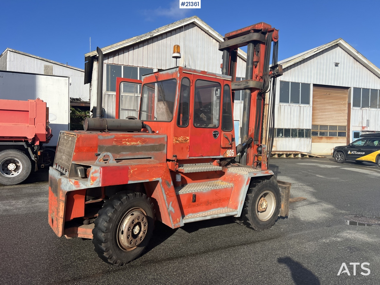 Villás targonca Svetruck 1060: 18 kép. Villás targonca Svetruck 1060: 18 kép.