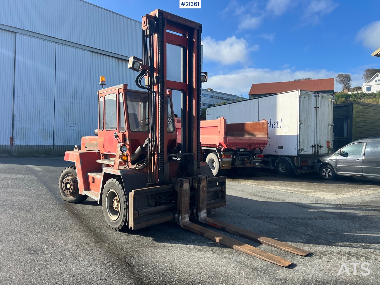 Villás targonca Svetruck 1060: 10 kép. Villás targonca Svetruck 1060: 10 kép.