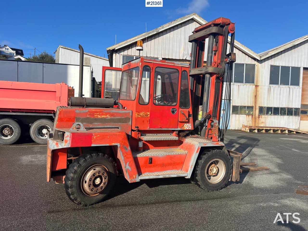 Villás targonca Svetruck 1060: 17 kép. Villás targonca Svetruck 1060: 17 kép.