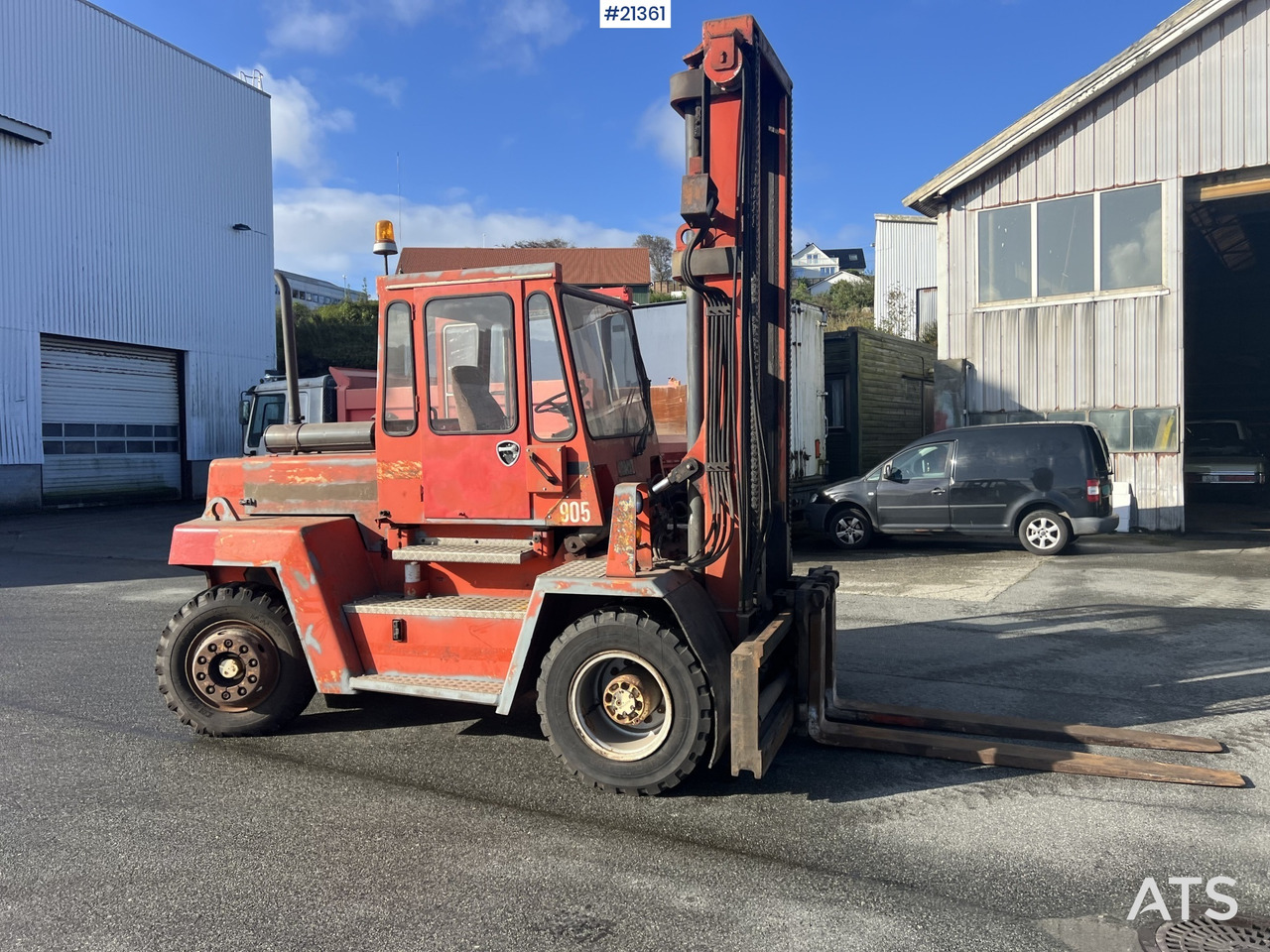 Villás targonca Svetruck 1060: 13 kép. Villás targonca Svetruck 1060: 13 kép.