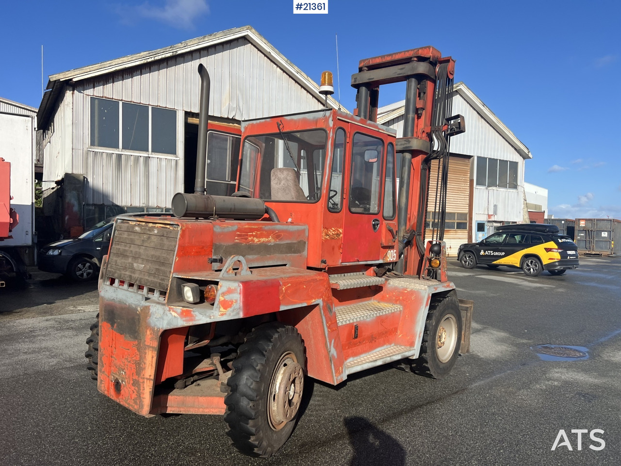 Villás targonca Svetruck 1060: 19 kép. Villás targonca Svetruck 1060: 19 kép.