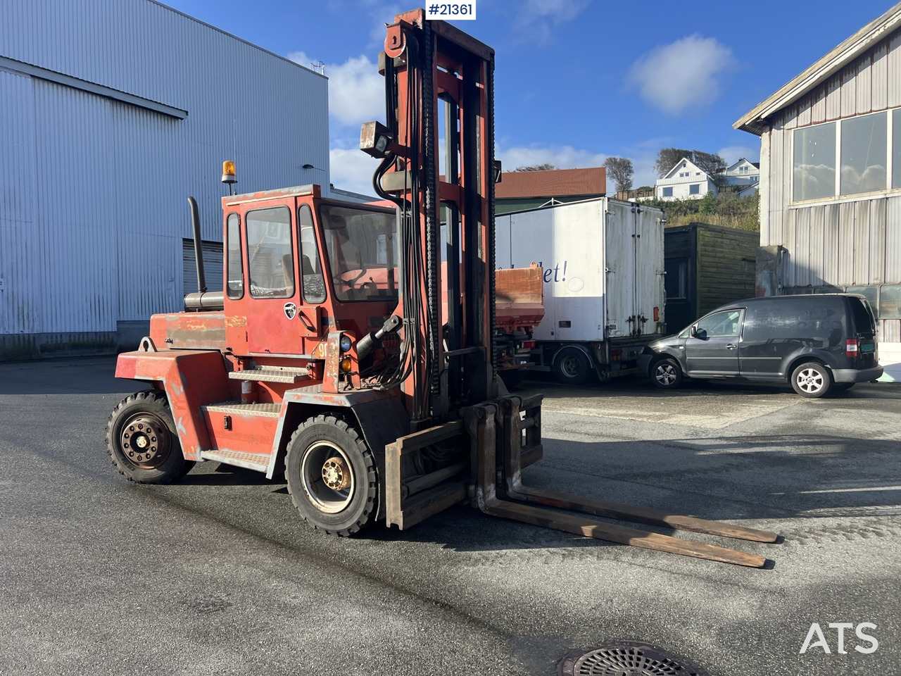 Villás targonca Svetruck 1060: 11 kép. Villás targonca Svetruck 1060: 11 kép.