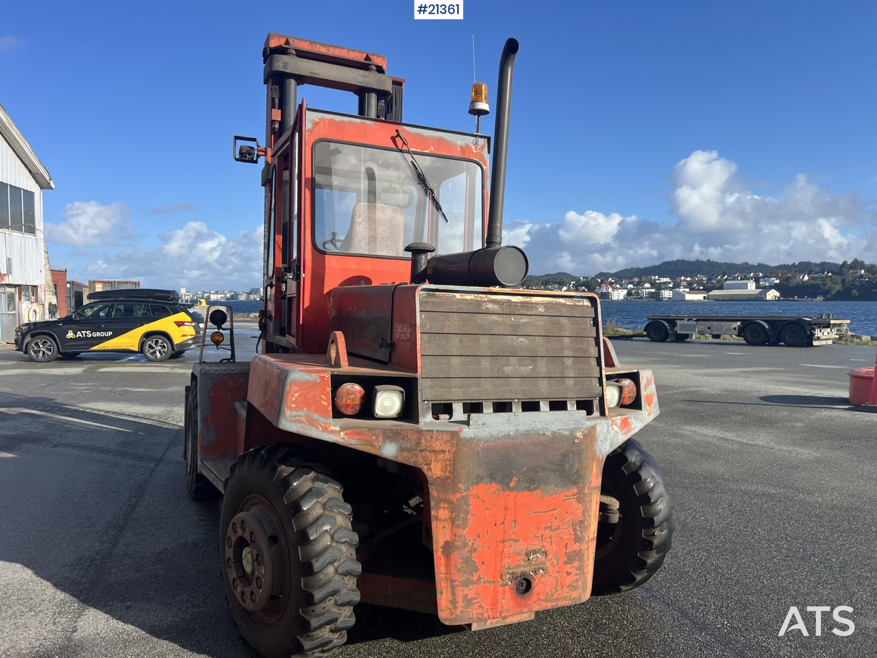 Villás targonca Svetruck 1060: 24 kép. Villás targonca Svetruck 1060: 24 kép.