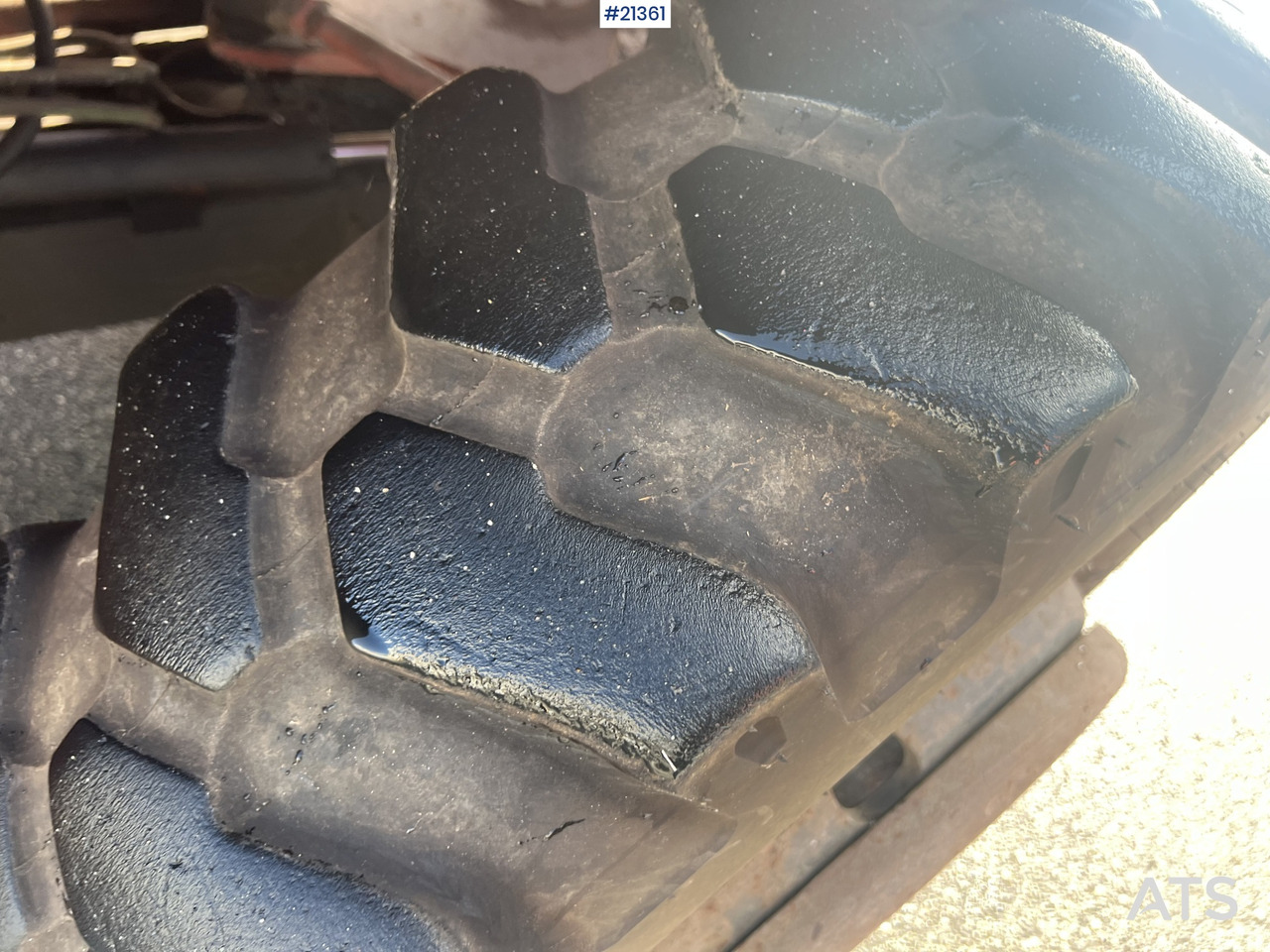 Villás targonca Svetruck 1060: 37 kép. Villás targonca Svetruck 1060: 37 kép.