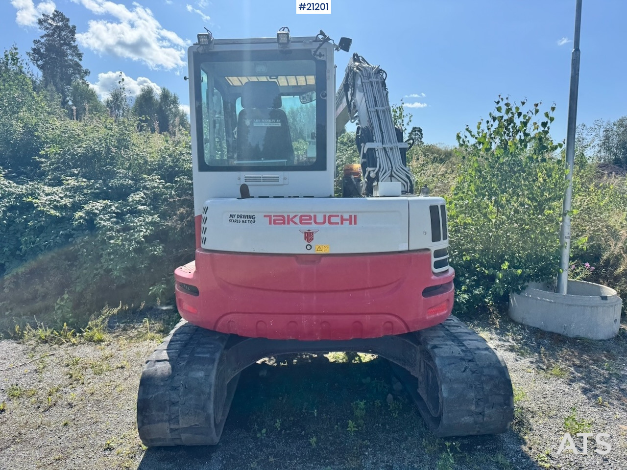 Takeuchi TB280FR - Lánctalpas kotró: 3 kép. Takeuchi TB280FR - Lánctalpas kotró: 3 kép.