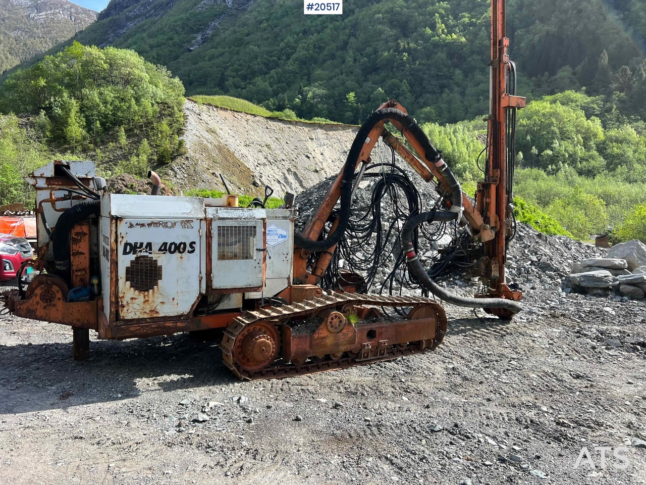 Tamrock DHA 400 S - Fúrógép: 4 kép. Tamrock DHA 400 S - Fúrógép: 4 kép.
