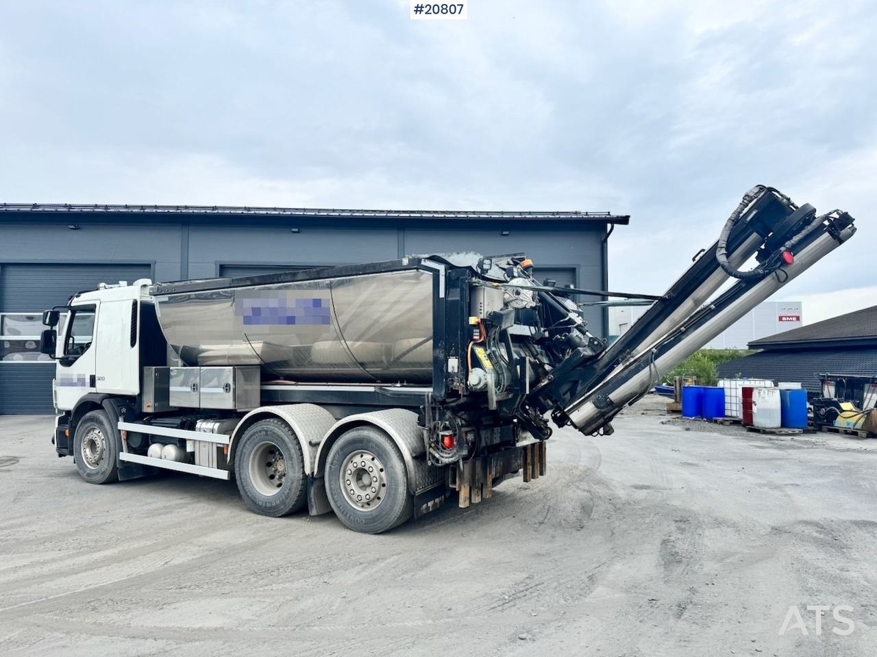 Volvo FE320 - Teherautó, Aszfaltozó gép: 4 kép. Volvo FE320 - Teherautó, Aszfaltozó gép: 4 kép.