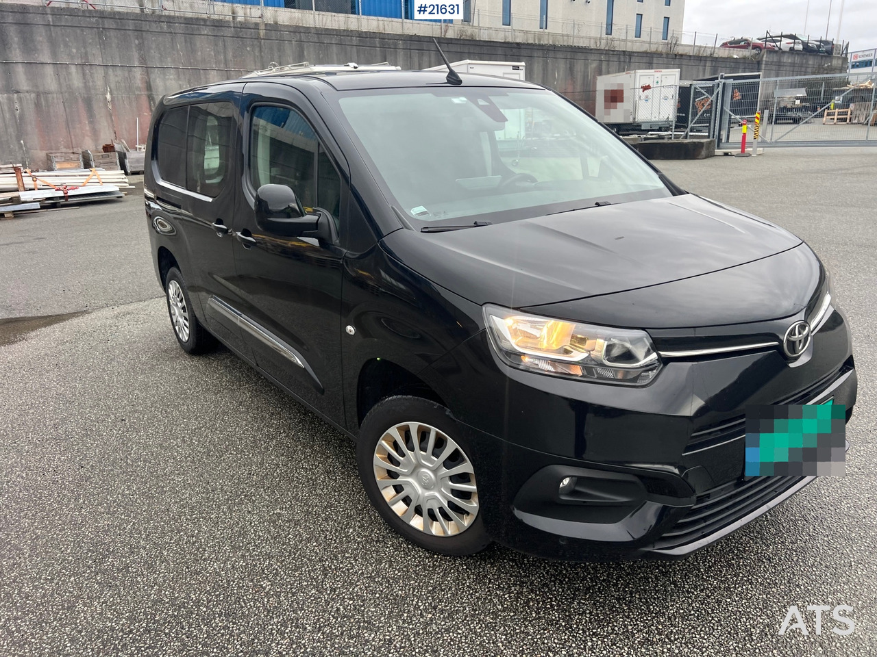 Toyota Proace City - Kis furgon: 3 kép. Toyota Proace City - Kis furgon: 3 kép.