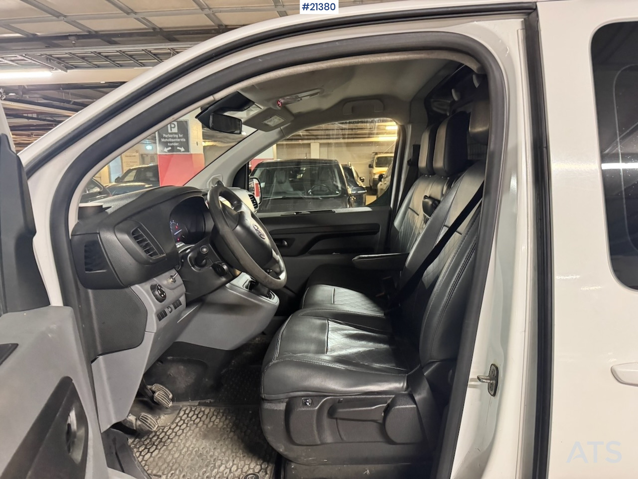 Furgon Toyota proace: 19 kép. Furgon Toyota proace: 19 kép.