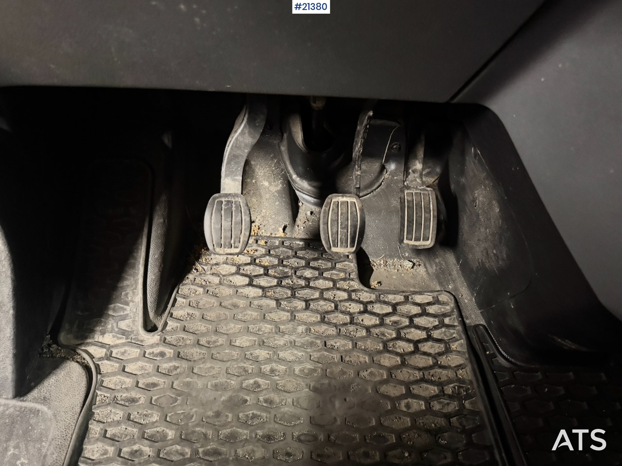 Furgon Toyota proace: 26 kép. Furgon Toyota proace: 26 kép.