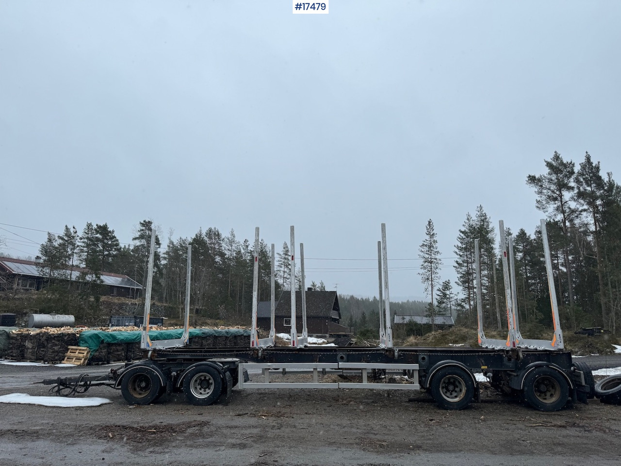 Trailer-Bygg Trailer-Bygg tømmerhenger - Rönkszállító pótkocsi: 1 kép. Trailer-Bygg Trailer-Bygg tømmerhenger - Rönkszállító pótkocsi: 1 kép.