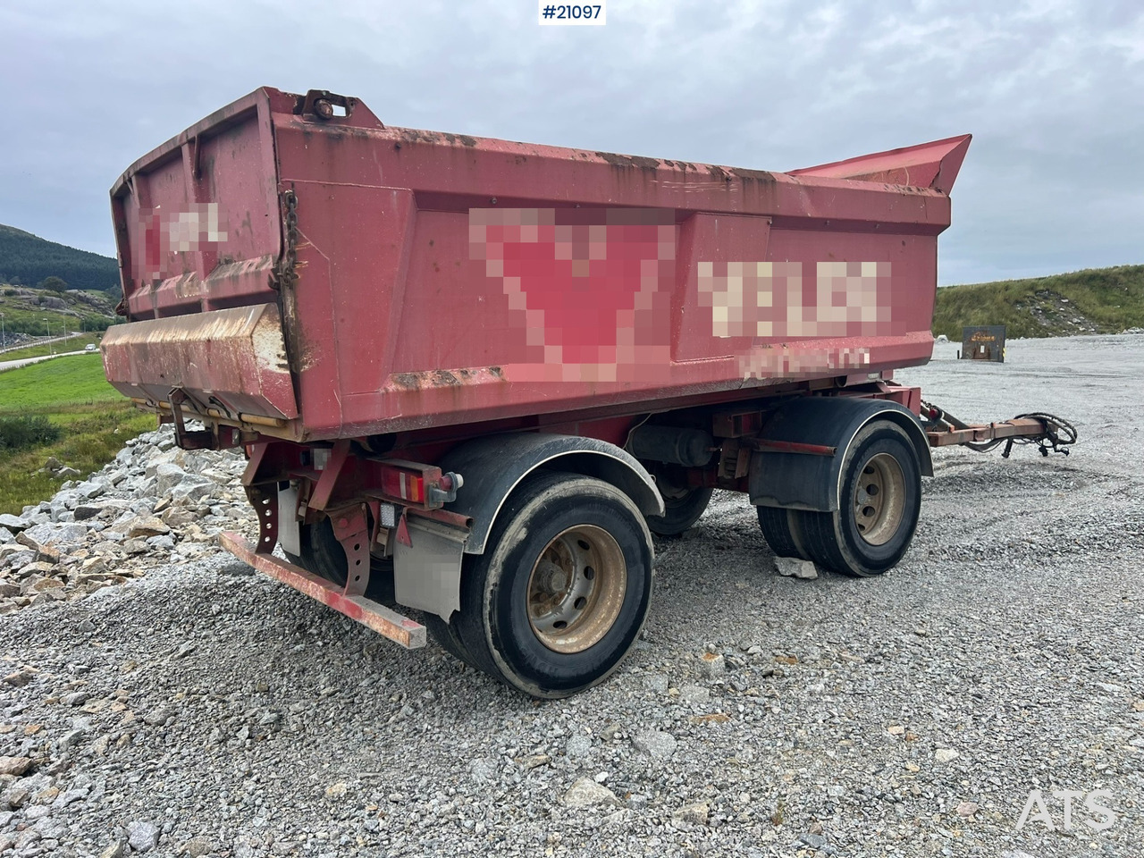 Triolift 2 akslet tipp henger - Pótkocsi billenőplatós: 4 kép. Triolift 2 akslet tipp henger - Pótkocsi billenőplatós: 4 kép.