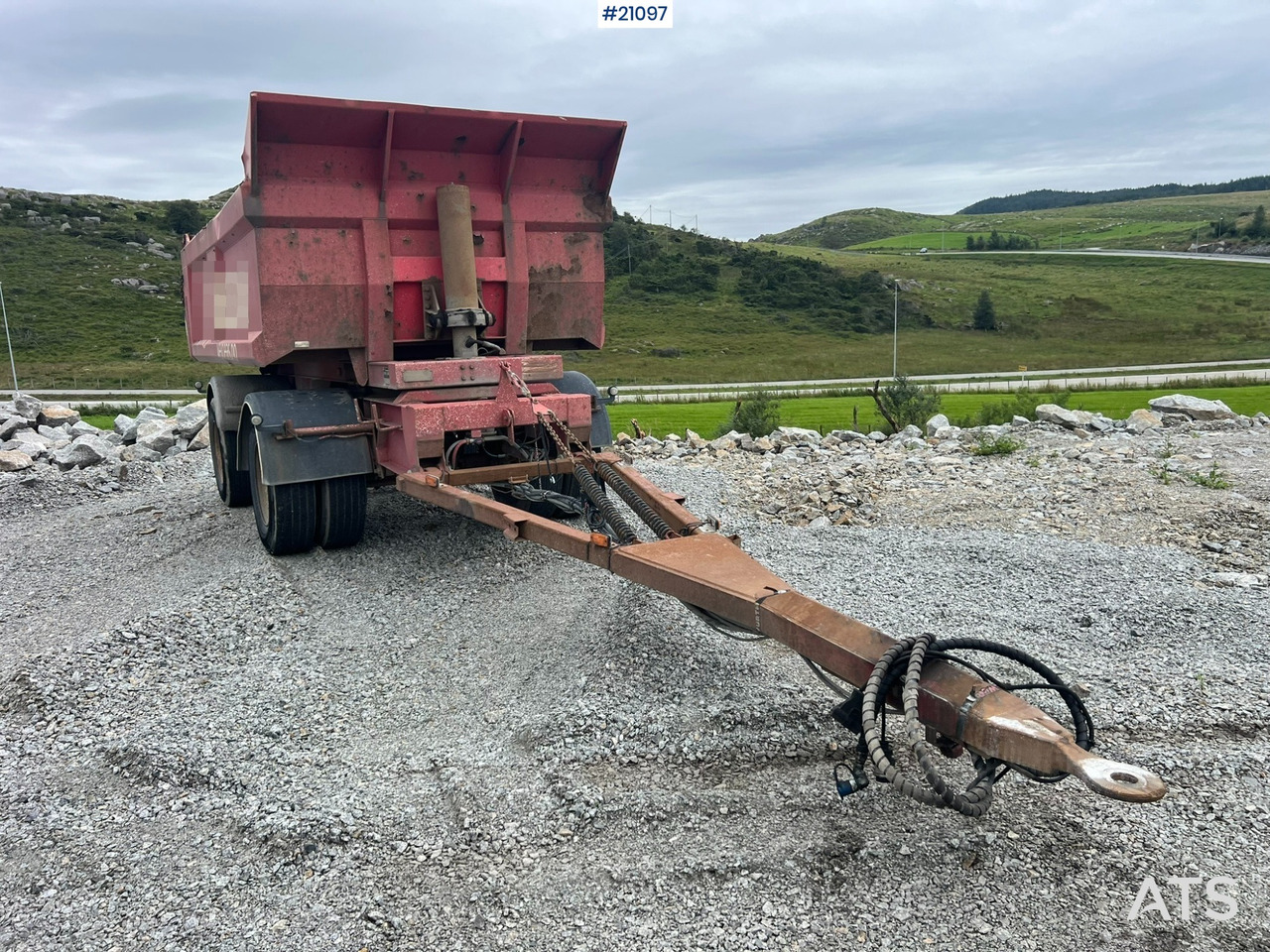 Triolift 2 akslet tipp henger - Pótkocsi billenőplatós: 1 kép. Triolift 2 akslet tipp henger - Pótkocsi billenőplatós: 1 kép.