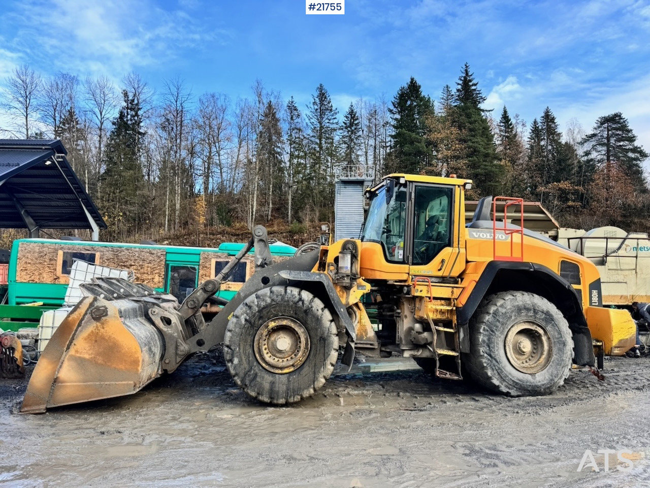 Volvo 2018 Volvo L180H Hjullaster m/ Skuffe. - Gumikerekes homlokrakodó: 1 kép. Volvo 2018 Volvo L180H Hjullaster m/ Skuffe. - Gumikerekes homlokrakodó: 1 kép.