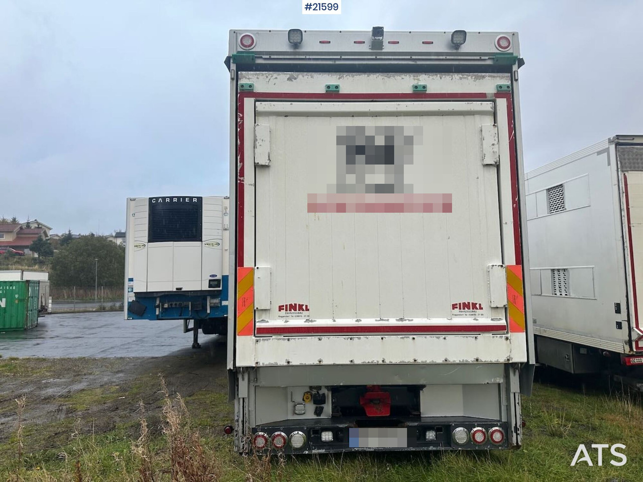 Volvo 540 8x4 dyrebil m/ Finkl påbygg, onspot og godkjent til 225 dyr - Állatszállító teherautó: 3 kép. Volvo 540 8x4 dyrebil m/ Finkl påbygg, onspot og godkjent til 225 dyr - Állatszállító teherautó: 3 kép.