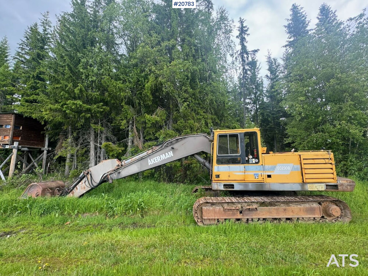 Volvo EC230B - Lánctalpas kotró: 1 kép. Volvo EC230B - Lánctalpas kotró: 1 kép.