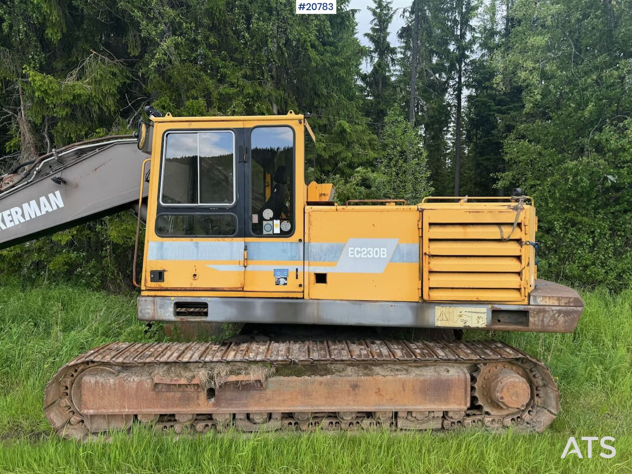 Volvo EC230B - Lánctalpas kotró: 5 kép. Volvo EC230B - Lánctalpas kotró: 5 kép.