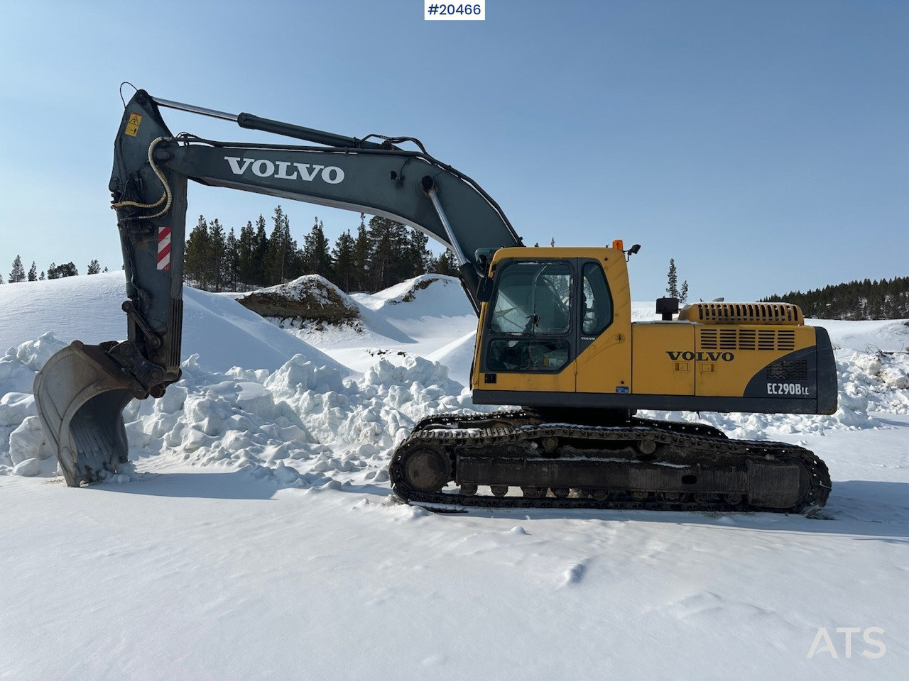 Volvo EC290 BLC - Kotrógép: 3 kép. Volvo EC290 BLC - Kotrógép: 3 kép.