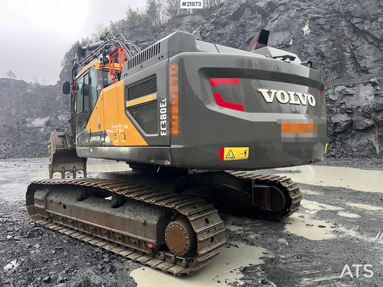 Volvo EC380EL - Lánctalpas kotró: 4 kép. Volvo EC380EL - Lánctalpas kotró: 4 kép.