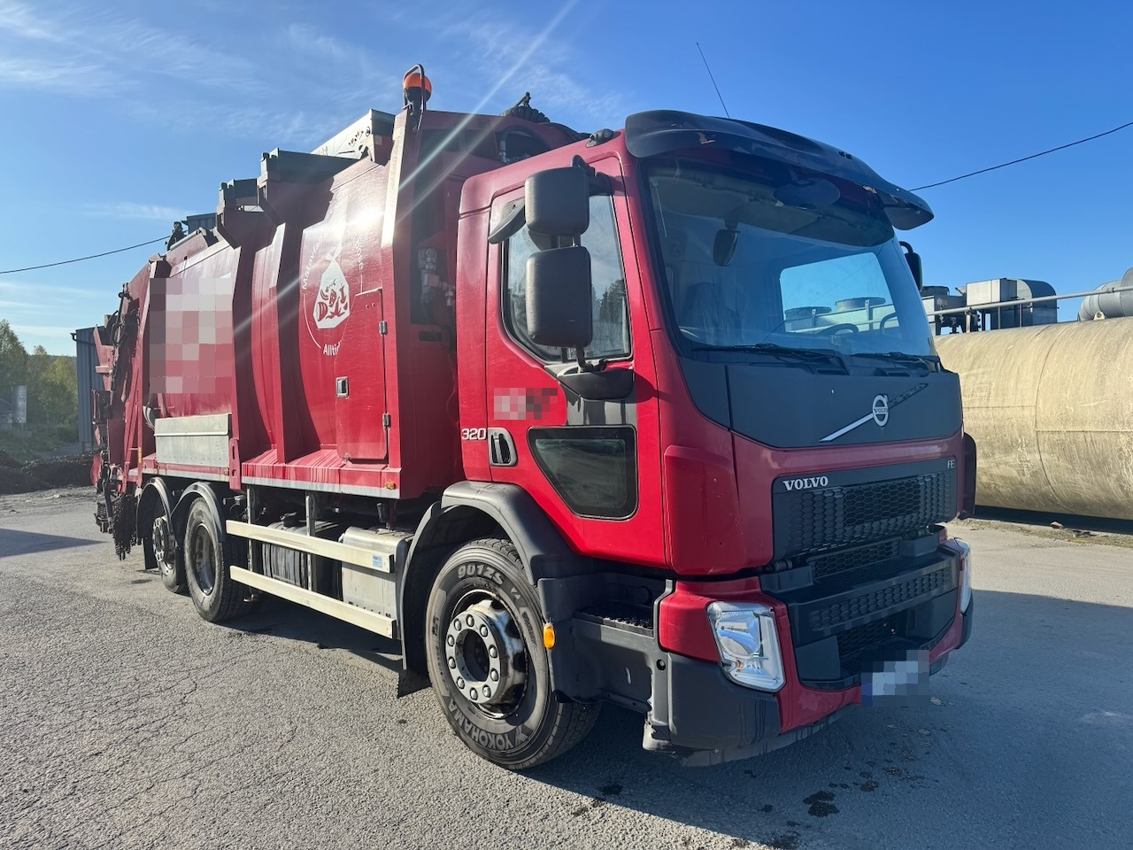 Volvo FE320 - Szemetesautó: 1 kép. Volvo FE320 - Szemetesautó: 1 kép.