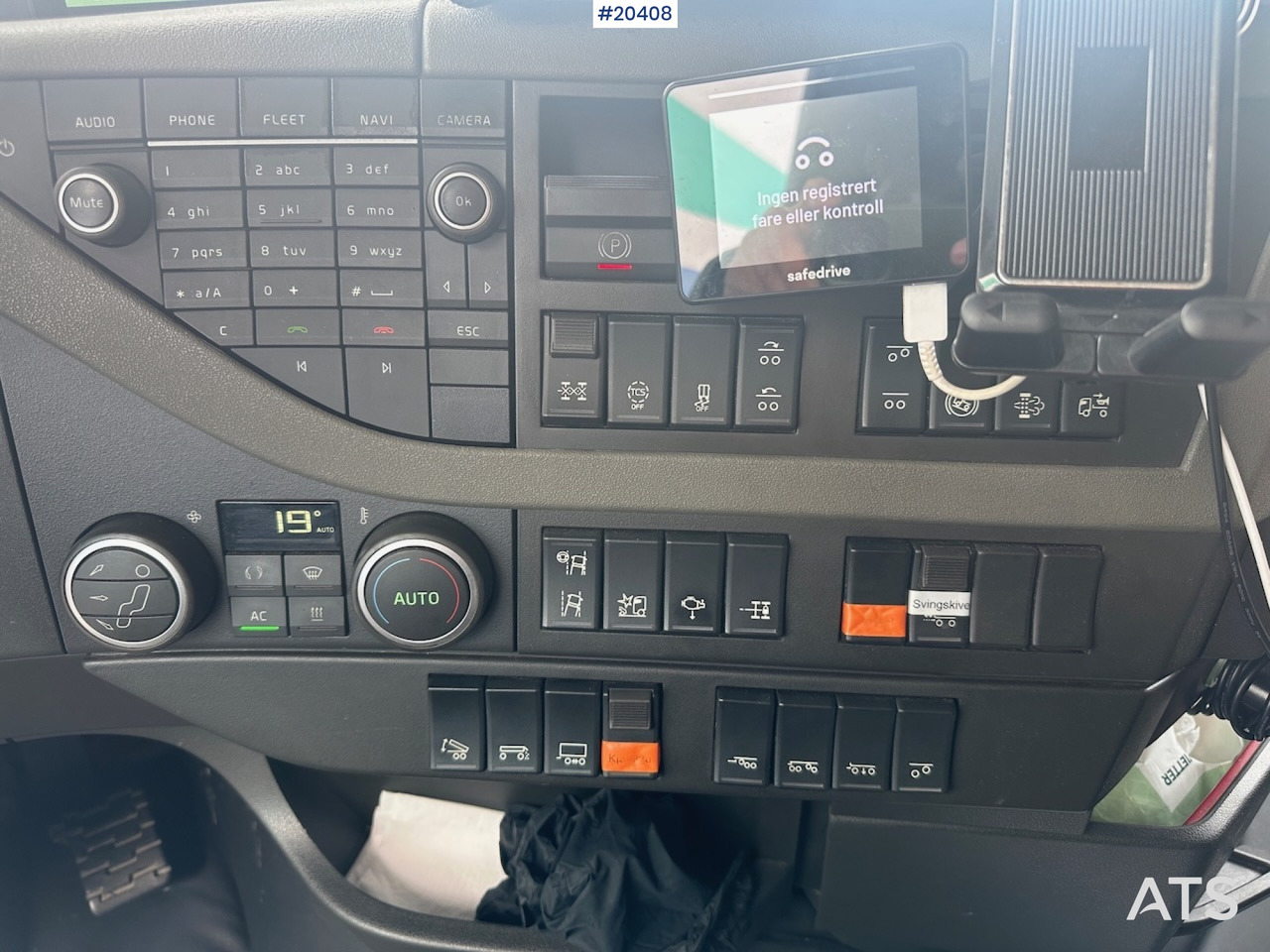 Aszfaltozó gép Volvo FH 540: 22 kép.
