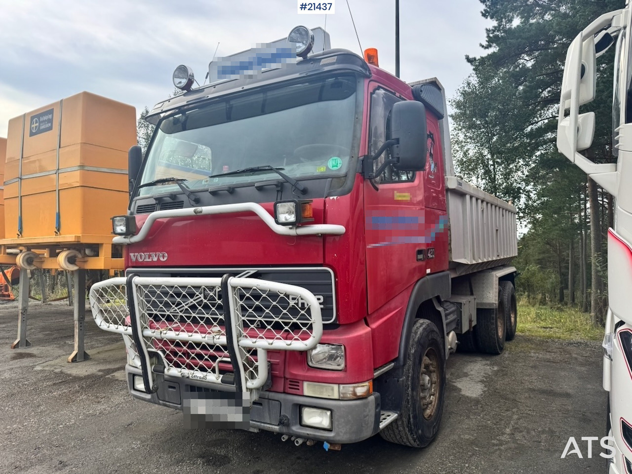 Volvo FH12 420 - Billenőplatós teherautó: 1 kép. Volvo FH12 420 - Billenőplatós teherautó: 1 kép.