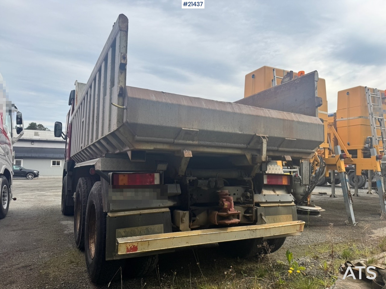 Volvo FH12 420 - Billenőplatós teherautó: 4 kép. Volvo FH12 420 - Billenőplatós teherautó: 4 kép.