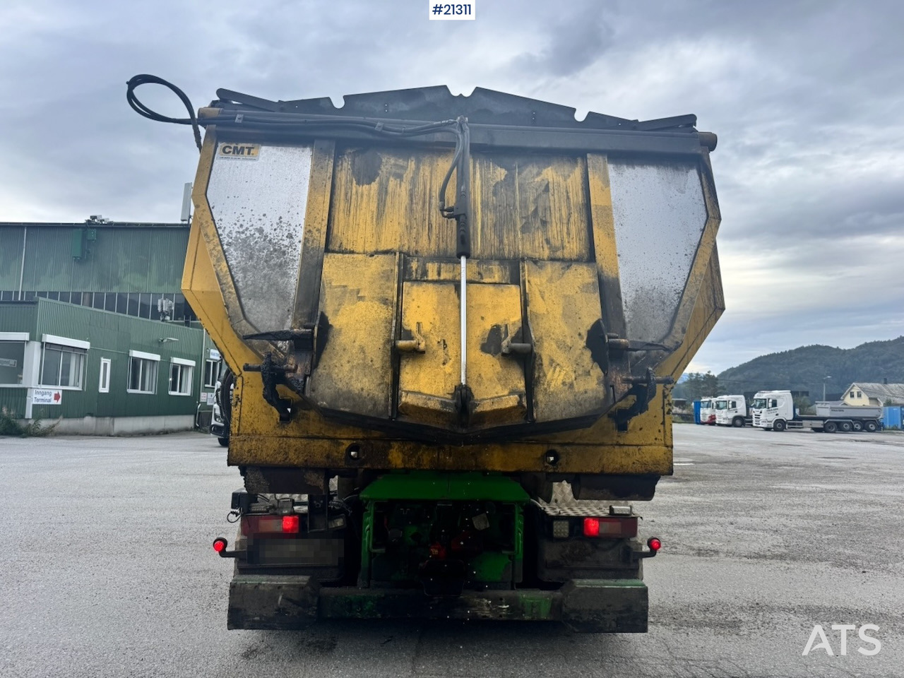 Volvo FH16 750 - Horgos rakodó teherautó: 5 kép. Volvo FH16 750 - Horgos rakodó teherautó: 5 kép.