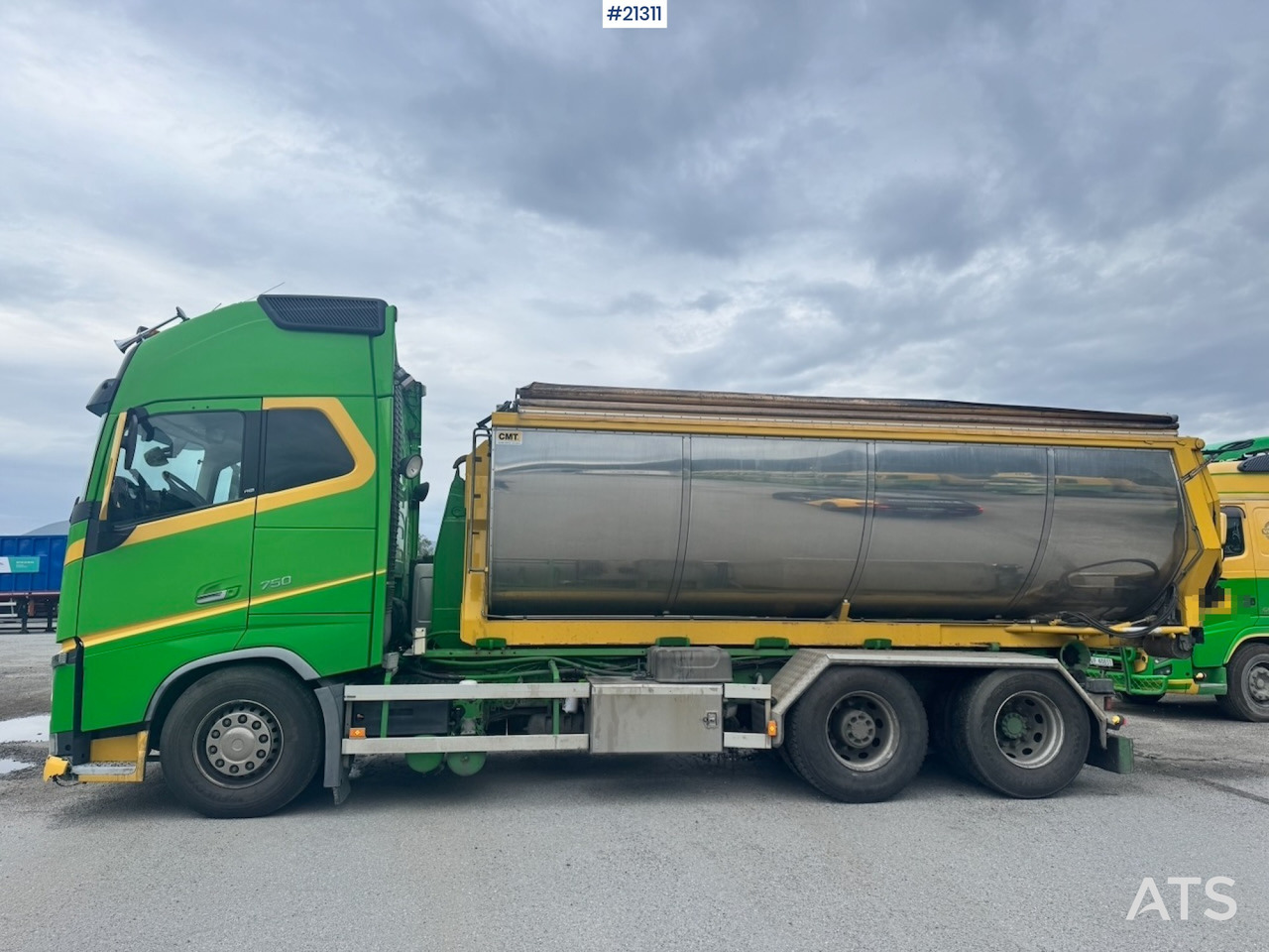 Volvo FH16 750 - Horgos rakodó teherautó: 3 kép. Volvo FH16 750 - Horgos rakodó teherautó: 3 kép.