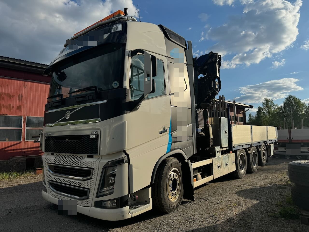 Volvo FH16 Tridem kranbil m/ 43 t/m Fassi kran - Darus autó: 1 kép. Volvo FH16 Tridem kranbil m/ 43 t/m Fassi kran - Darus autó: 1 kép.
