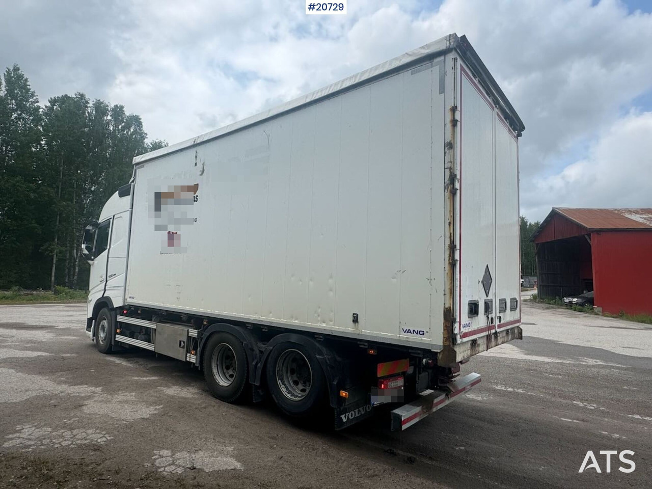 Volvo FH500 - Dobozos felépítményű teherautó: 4 kép. Volvo FH500 - Dobozos felépítményű teherautó: 4 kép.