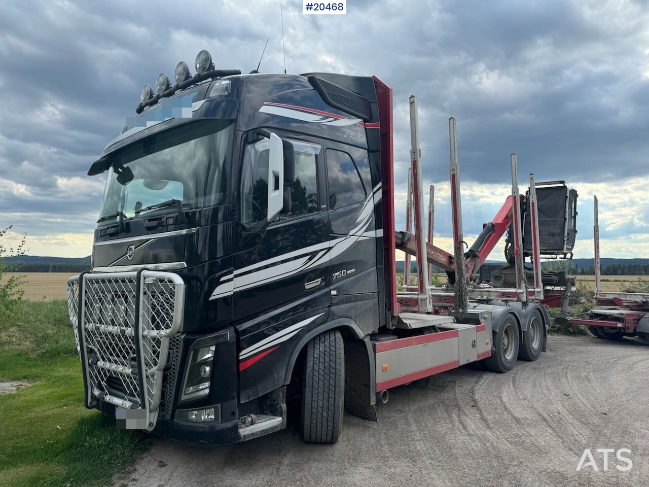 Volvo FH750 - Rönkszállító teherautó: 1 kép. Volvo FH750 - Rönkszállító teherautó: 1 kép.