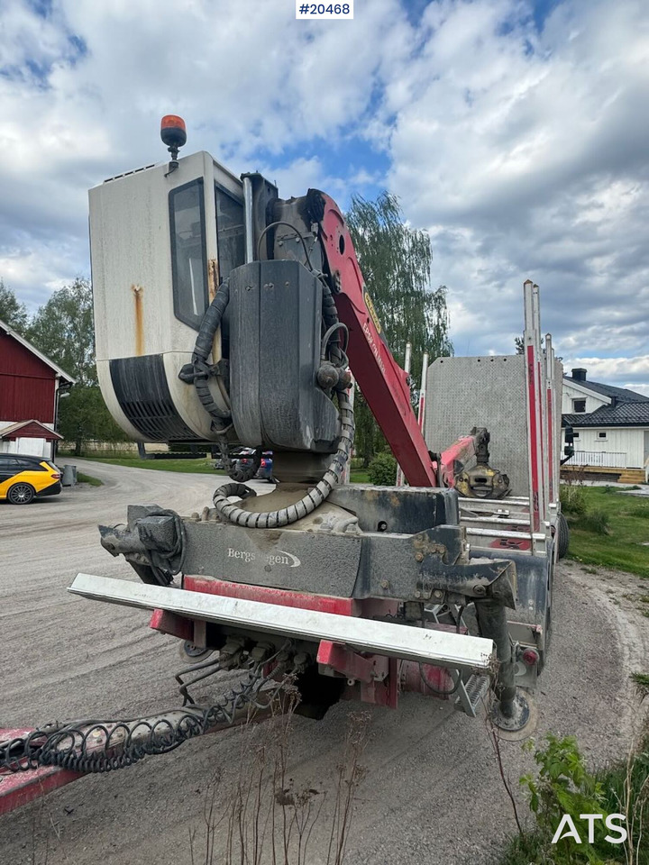 Volvo FH750 - Rönkszállító teherautó: 4 kép. Volvo FH750 - Rönkszállító teherautó: 4 kép.