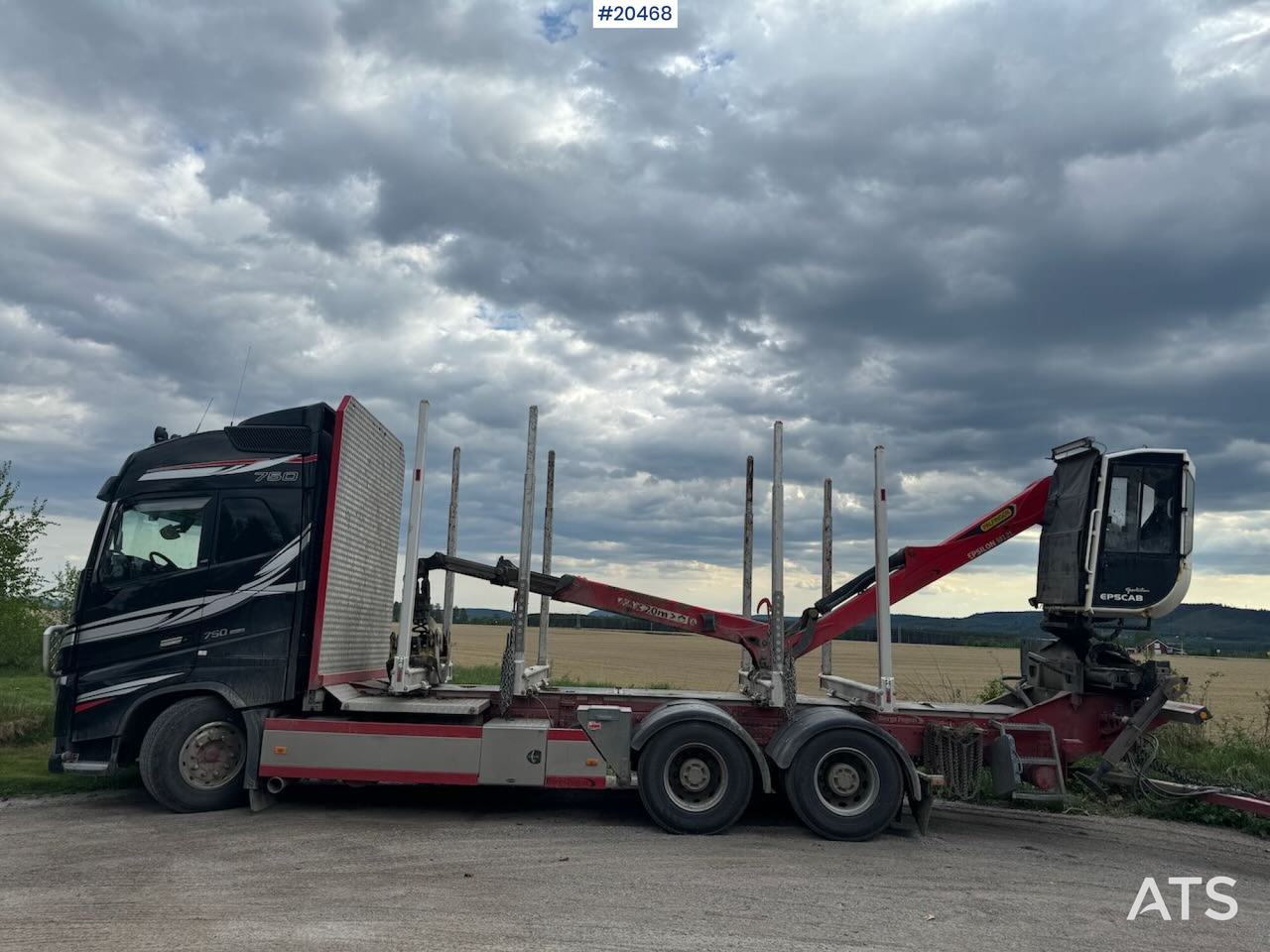 Volvo FH750 - Rönkszállító teherautó: 2 kép. Volvo FH750 - Rönkszállító teherautó: 2 kép.