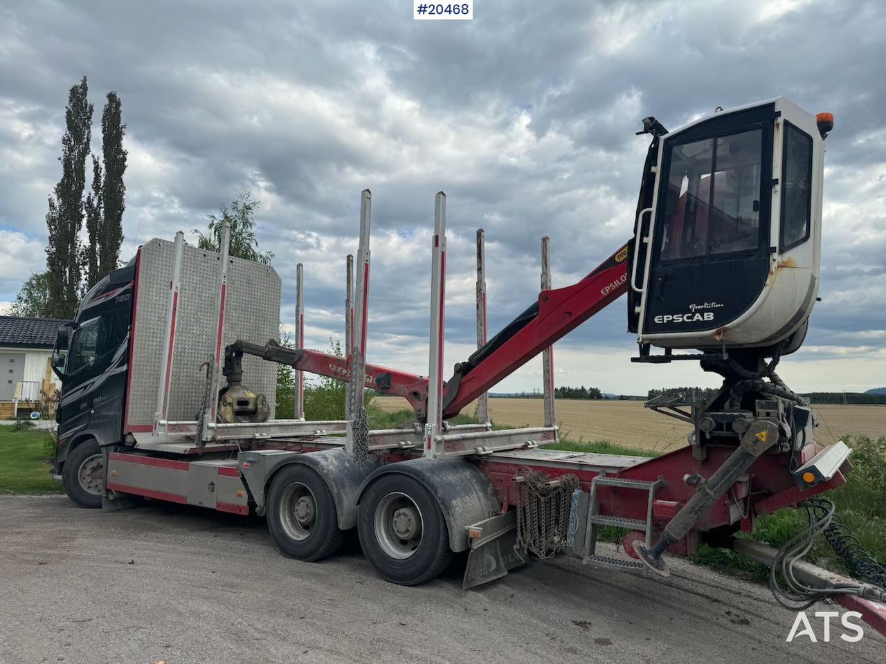 Volvo FH750 - Rönkszállító teherautó: 3 kép. Volvo FH750 - Rönkszállító teherautó: 3 kép.