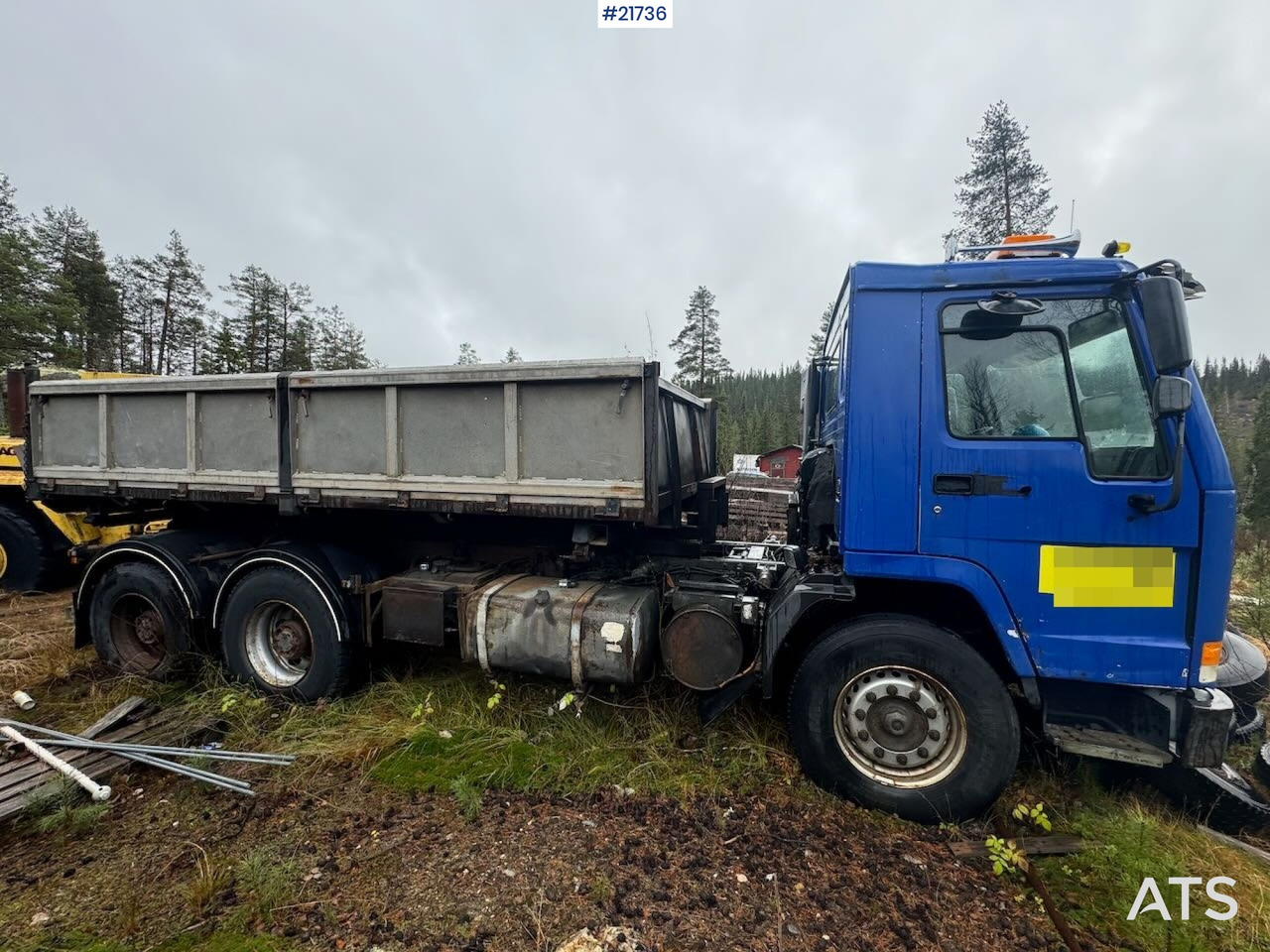 Volvo FL12 m/ 22 t/m Palfinger kran, tømmerflak, Dumperkasse og plan. - Darus autó: 2 kép. Volvo FL12 m/ 22 t/m Palfinger kran, tømmerflak, Dumperkasse og plan. - Darus autó: 2 kép.