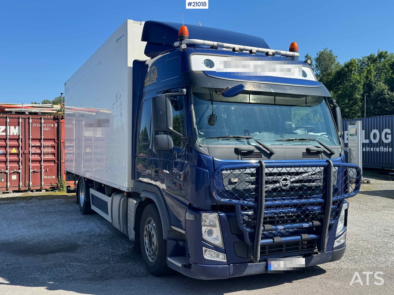 Volvo FM 370 - Dobozos felépítményű teherautó: 4 kép. Volvo FM 370 - Dobozos felépítményű teherautó: 4 kép.