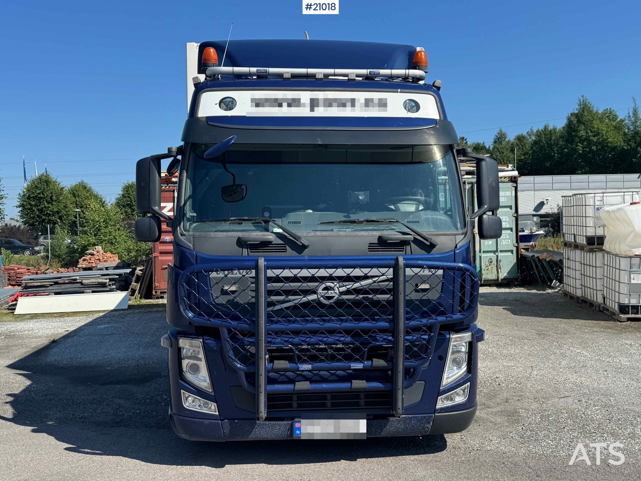 Volvo FM 370 - Dobozos felépítményű teherautó: 3 kép. Volvo FM 370 - Dobozos felépítményű teherautó: 3 kép.