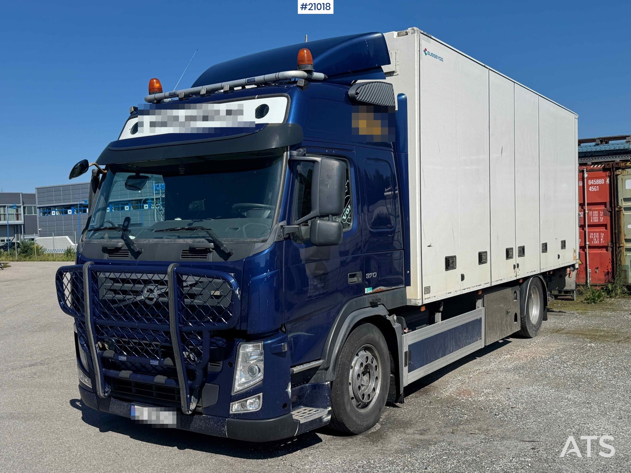 Volvo FM 370 - Dobozos felépítményű teherautó: 1 kép. Volvo FM 370 - Dobozos felépítményű teherautó: 1 kép.