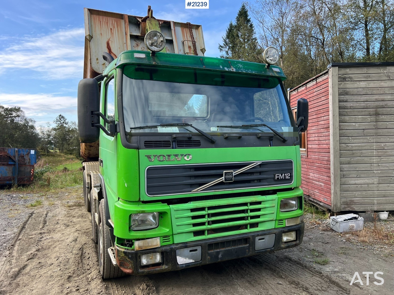 Volvo FM12 - Horgos rakodó teherautó: 3 kép. Volvo FM12 - Horgos rakodó teherautó: 3 kép.